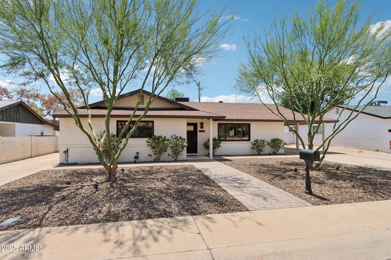 7049 E Latham St., Scottsdale, AZ 85257