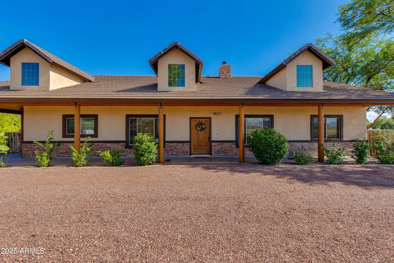 2527 S 215th Dr., Buckeye, AZ 85326