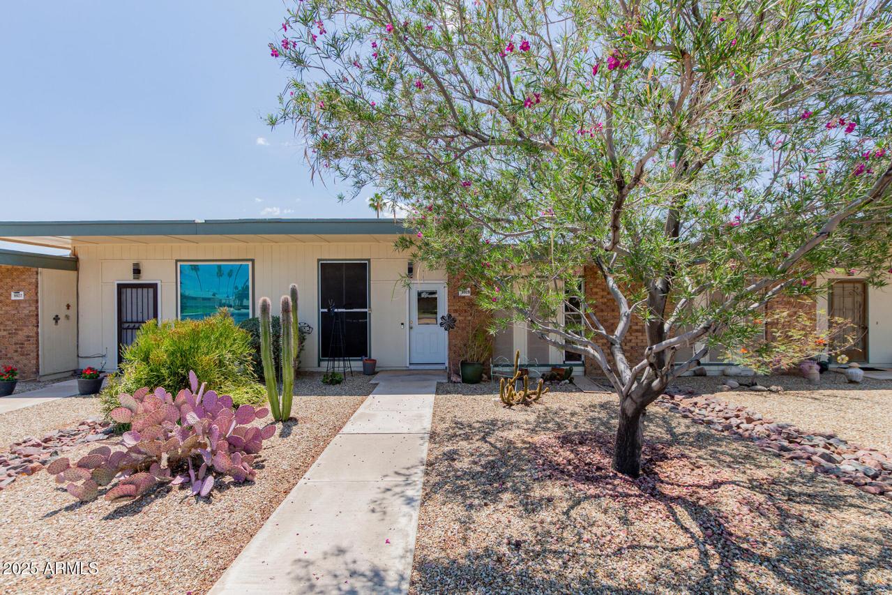 9929 W Thunderbird Blvd., Sun City, AZ 85351