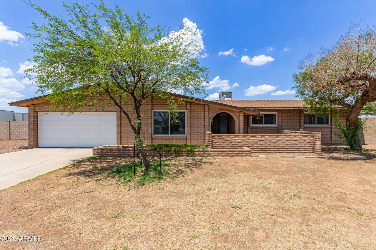 4556 W Cholla St., Glendale, AZ 85304
