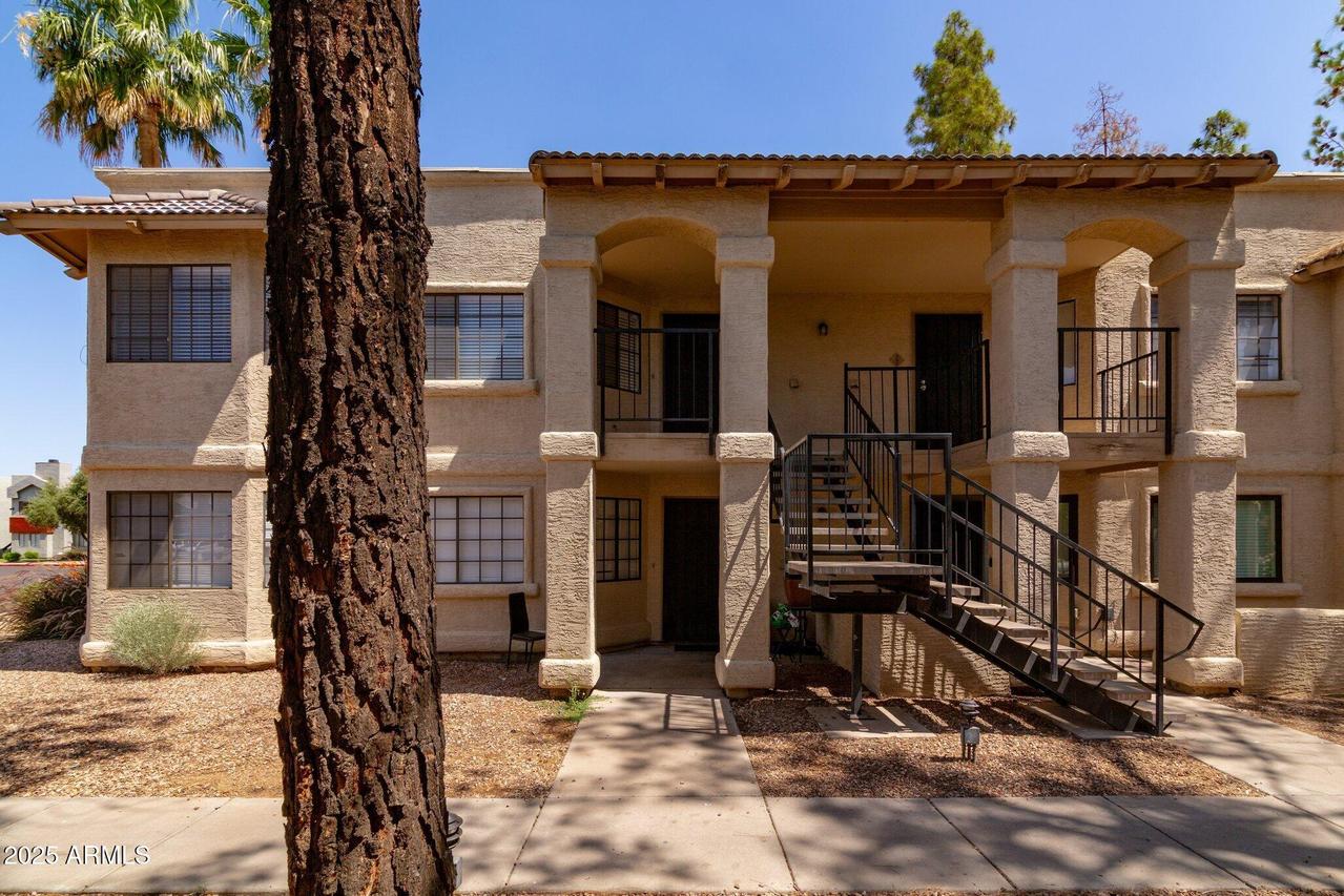 925 S Longmore #201, Mesa, AZ 85202