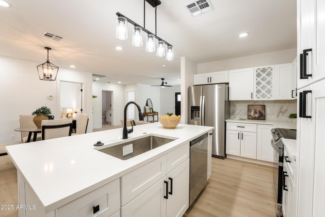 1425 E Diamond St., Phoenix, AZ 85006