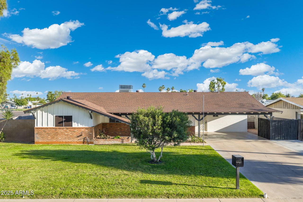 2261 E Decatur St., Mesa, AZ 85213