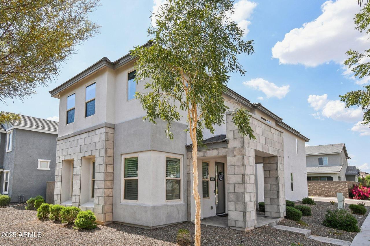 25710 N 20th Ln., Phoenix, AZ 85085
