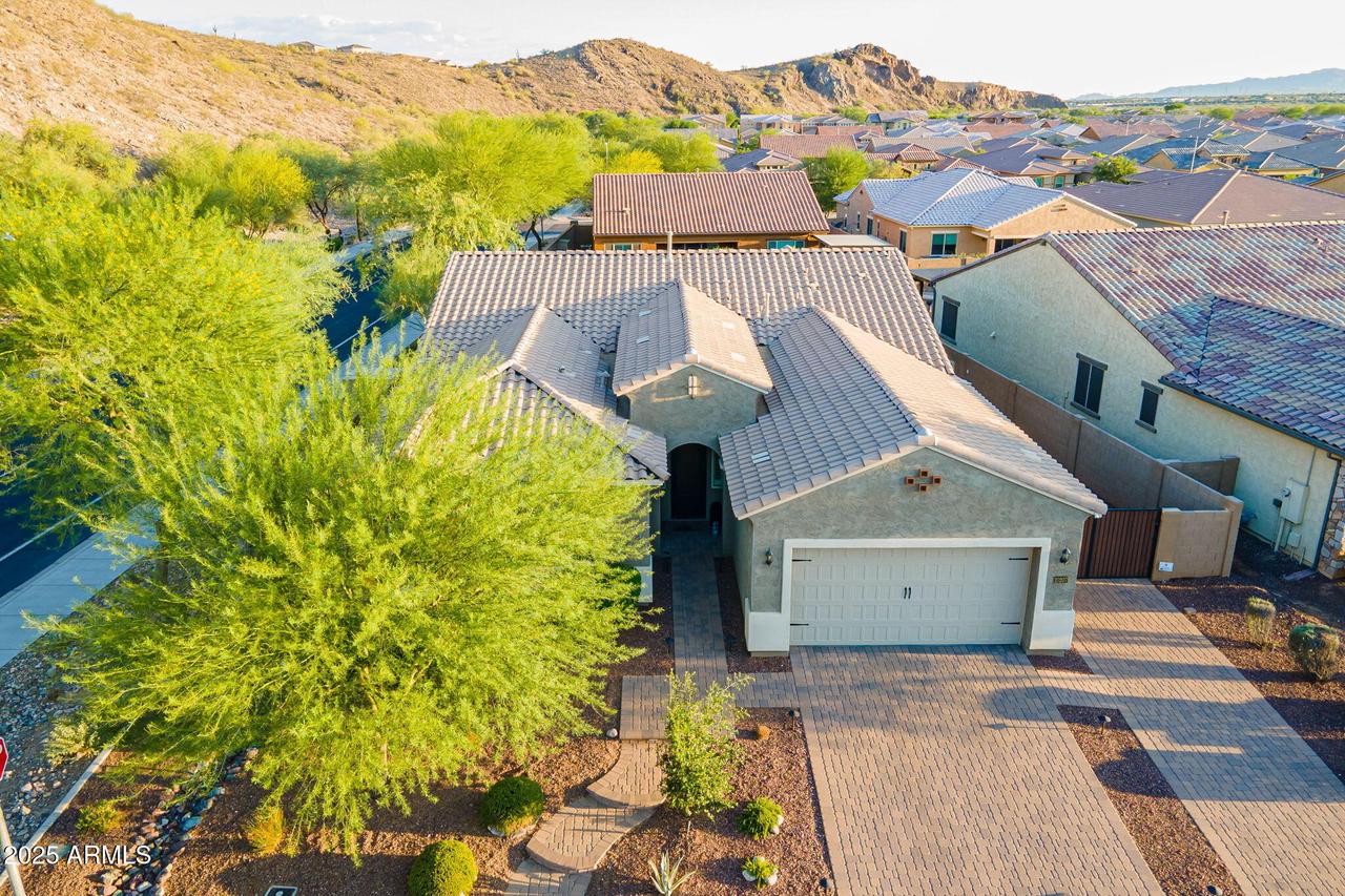 10207 W Hedge Hog Pl., Peoria, AZ 85383