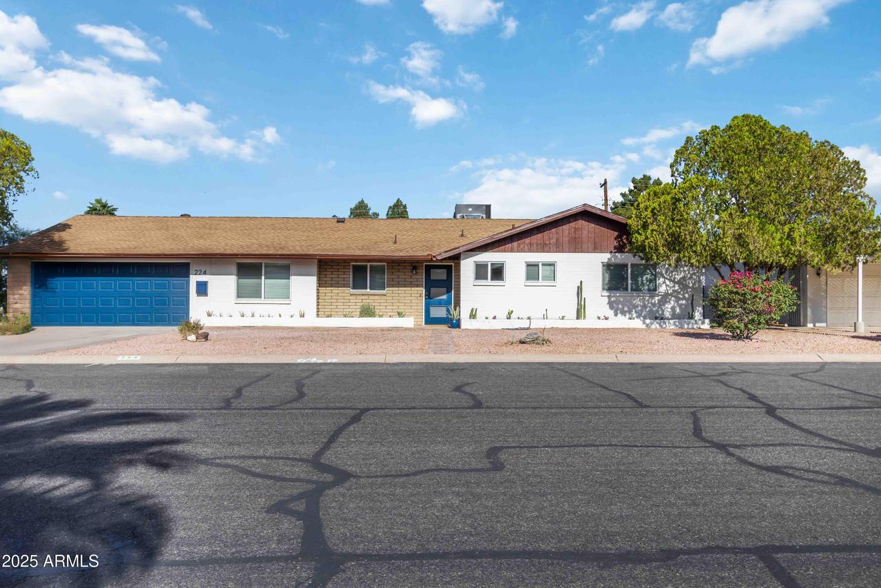 224 N 58th St., Mesa, AZ 85205