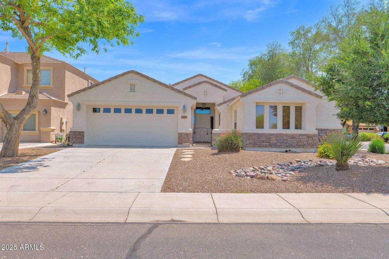 2620 E Rustling Oaks Ln., Phoenix, AZ 85024
