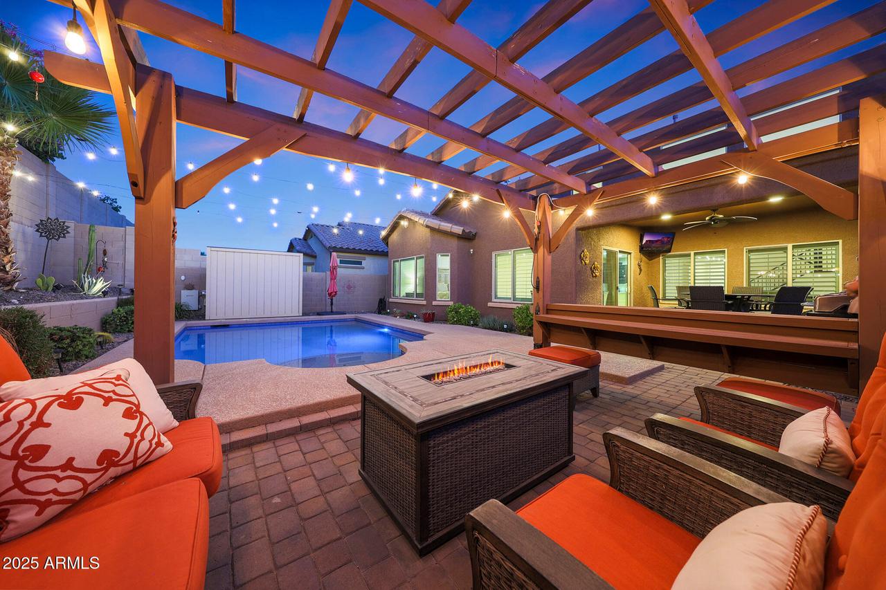 10746 W Desert Elm Ln., Peoria, AZ 85383