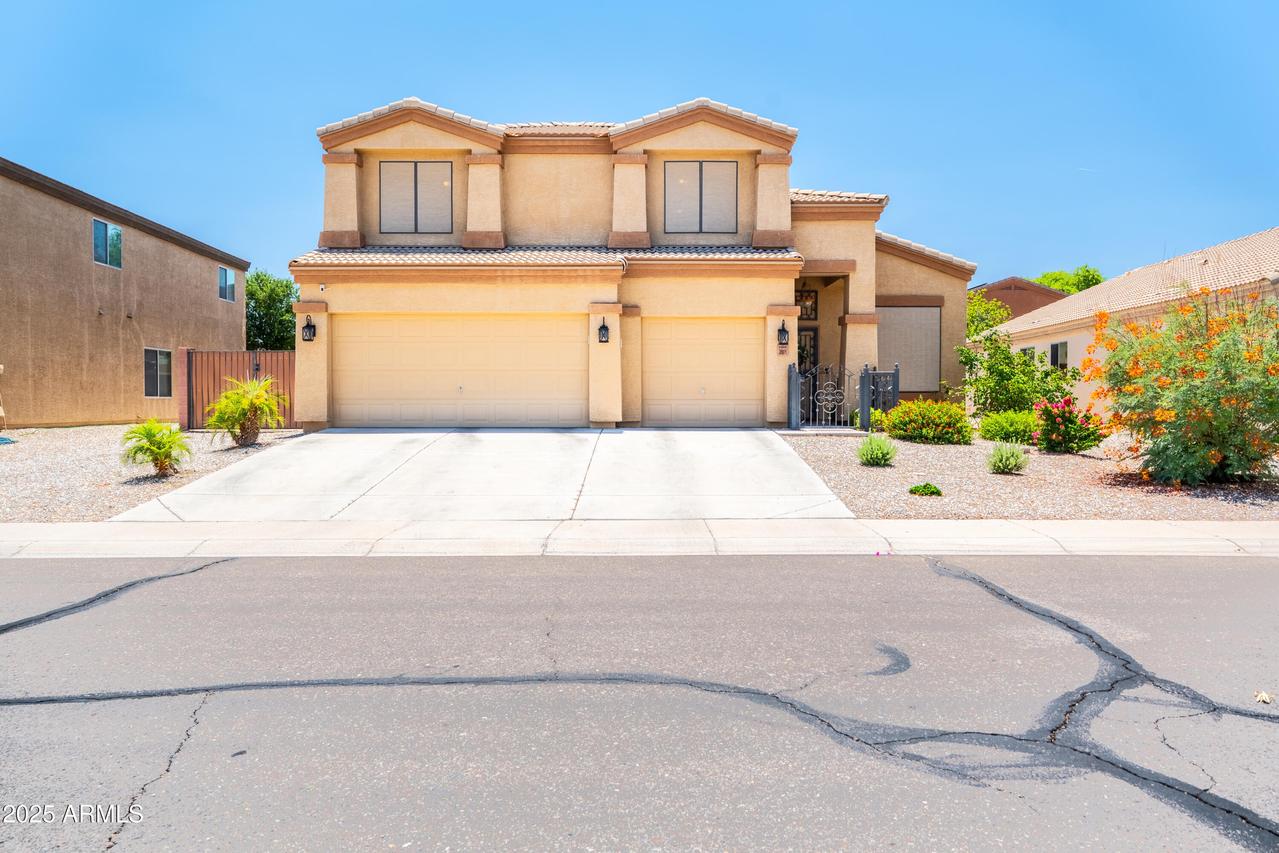 3511 W Allens Peak Dr., San Tan Valley, AZ 85144