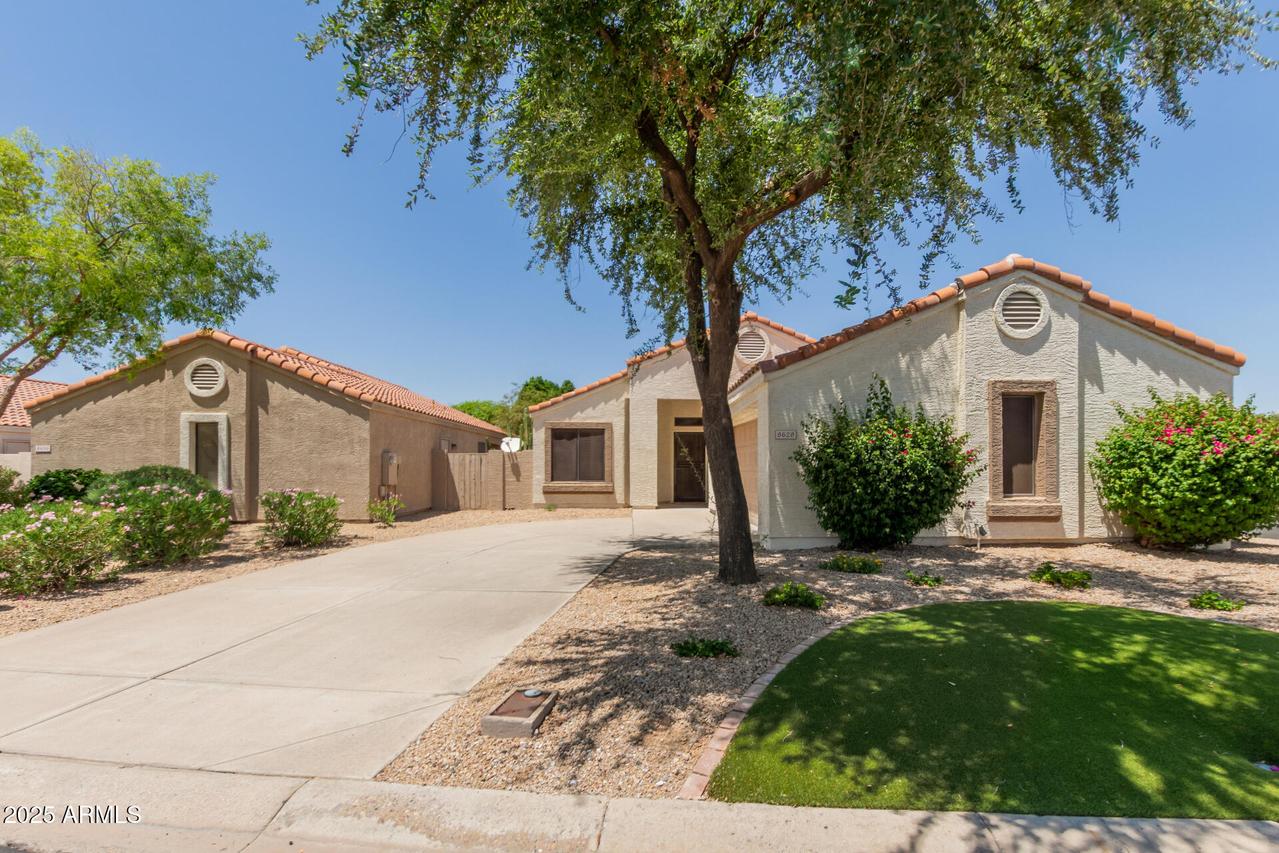 8628 W Maui Ln., Peoria, AZ 85381