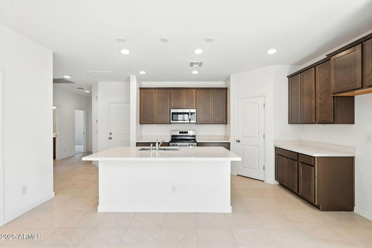 24242 W Hilton Ave., Buckeye, AZ 85326