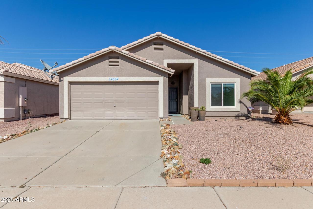 22039 N 35th Dr., Glendale, AZ 85310