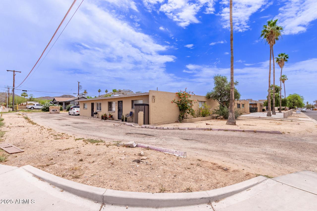 9847 N 11th Ave. #2, Phoenix, AZ 85021