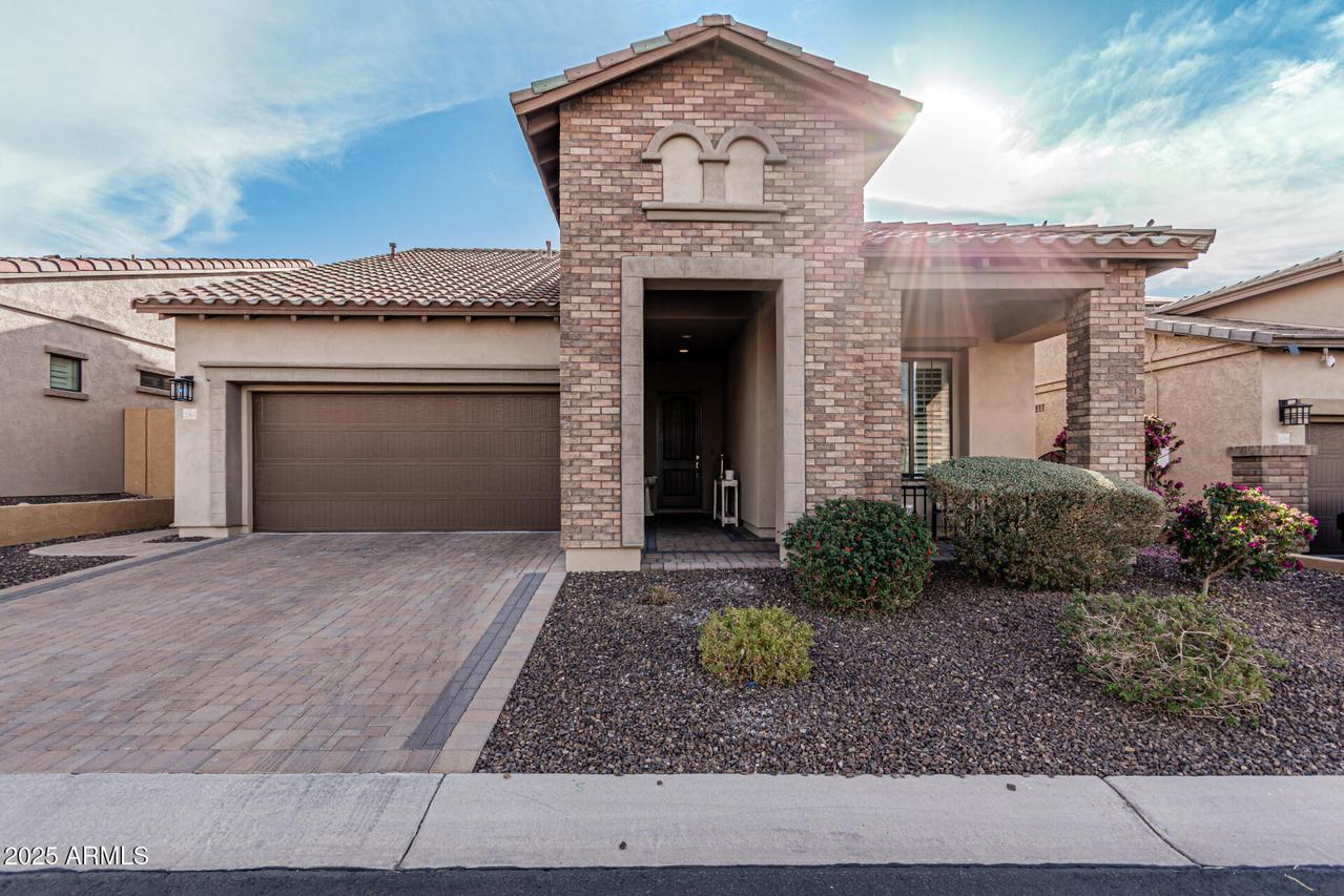 2065 N Red Cliff, Mesa, AZ 85207