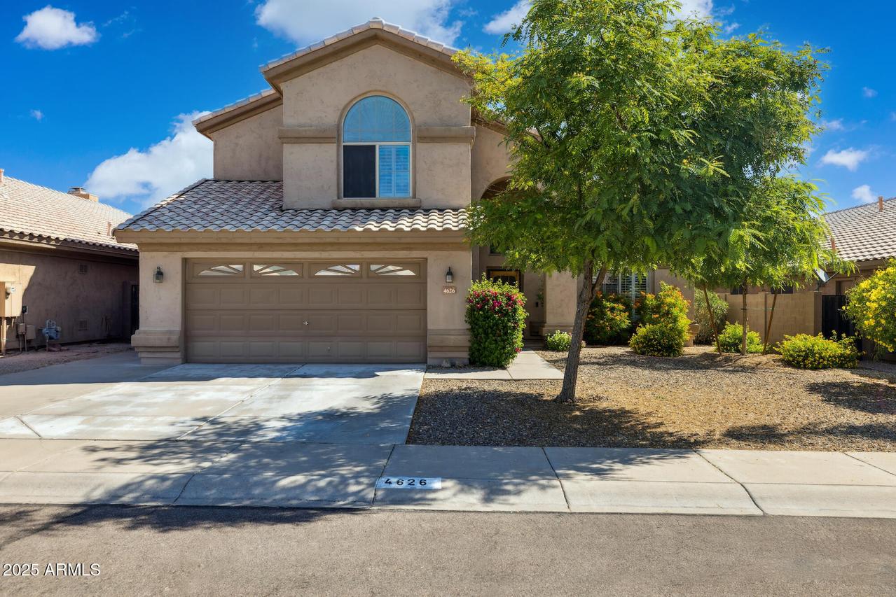 4626 E Summerhaven Dr., Phoenix, AZ 85044