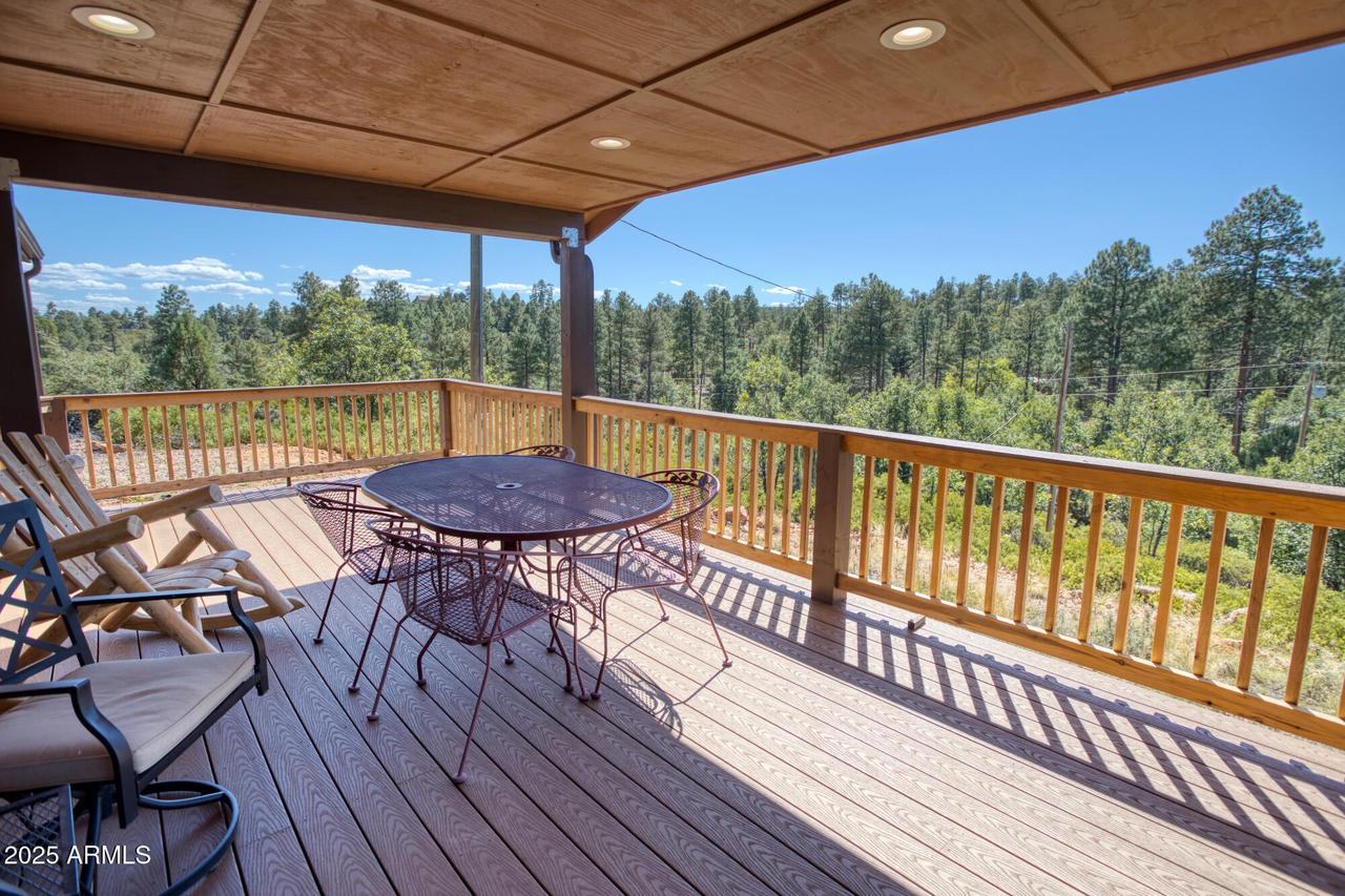 879 Geronimo Ln., Show Low, AZ 85901