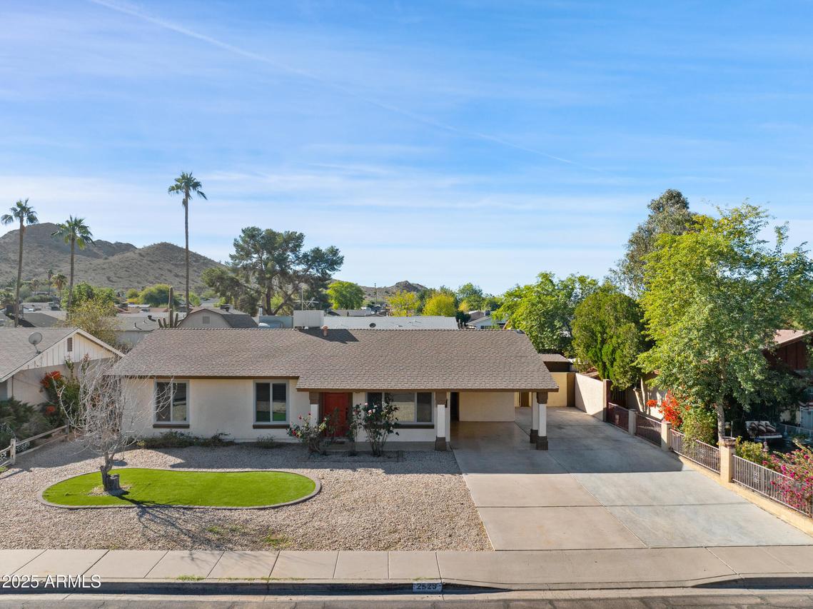 2525 E Nisbet Rd., Phoenix, AZ 85032