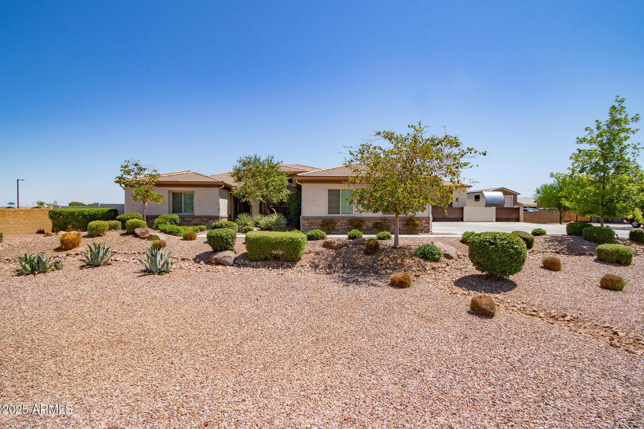 15833 W W Deanne Ct, Waddell, AZ 85355