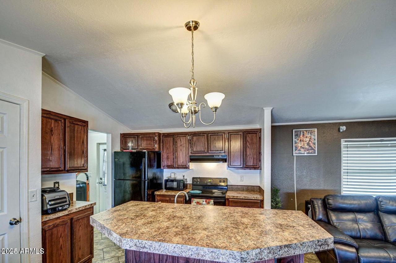 1305 W Summerside Rd., Phoenix, AZ 85041