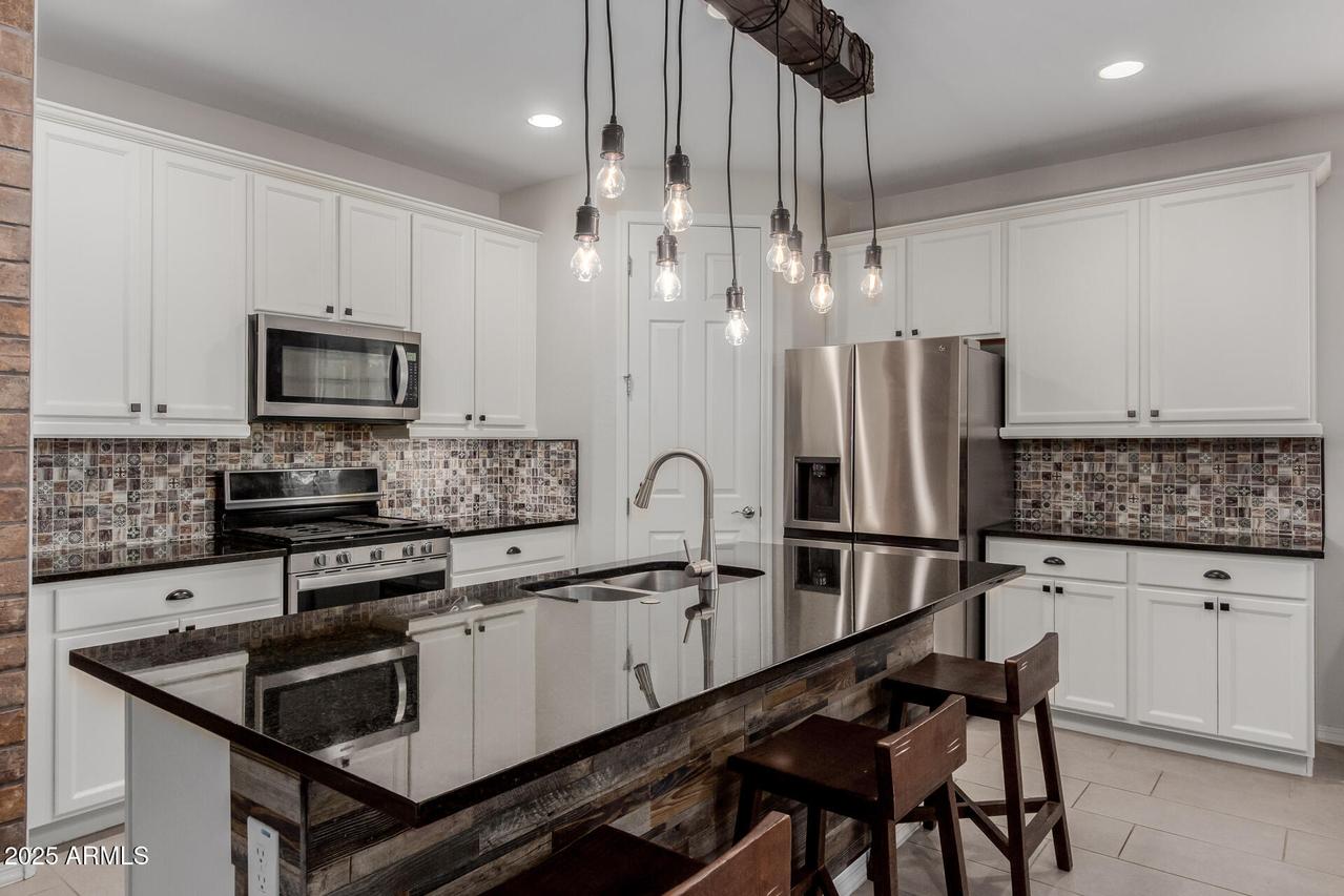 5659 N 195th Dr., Litchfield Park, AZ 85340