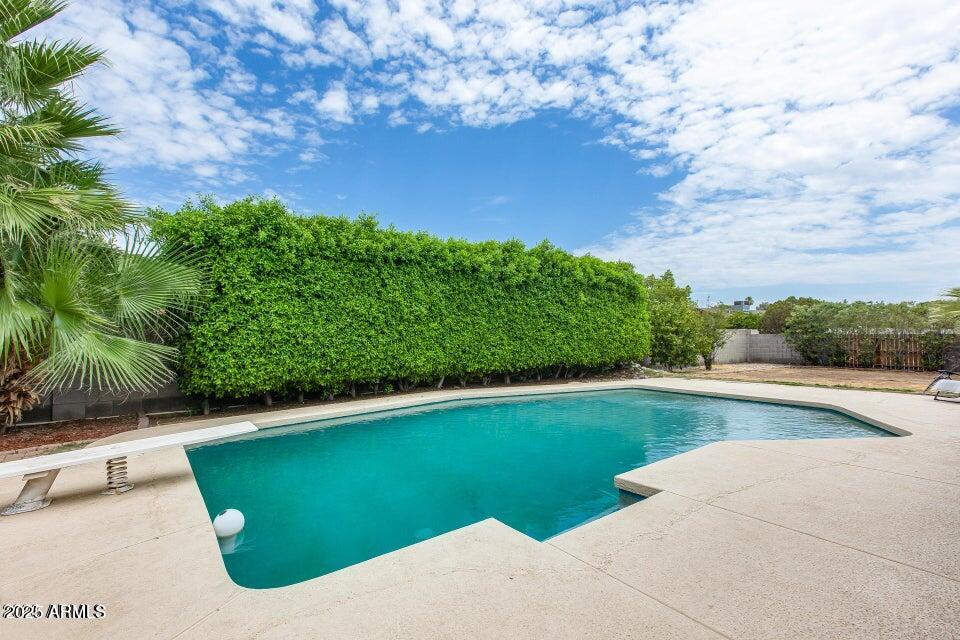 3102 W Betty Elyse Ln., Phoenix, AZ 85053