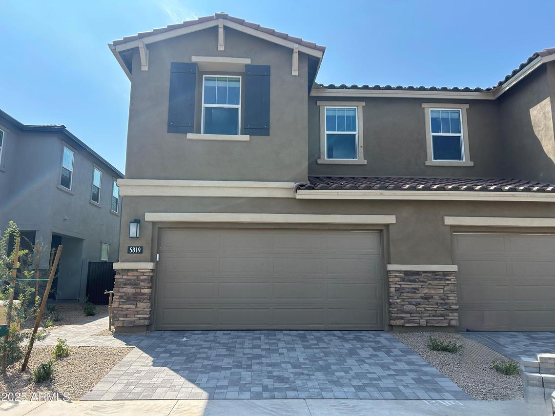 5819 E Covey Ln., Phoenix, AZ 85054