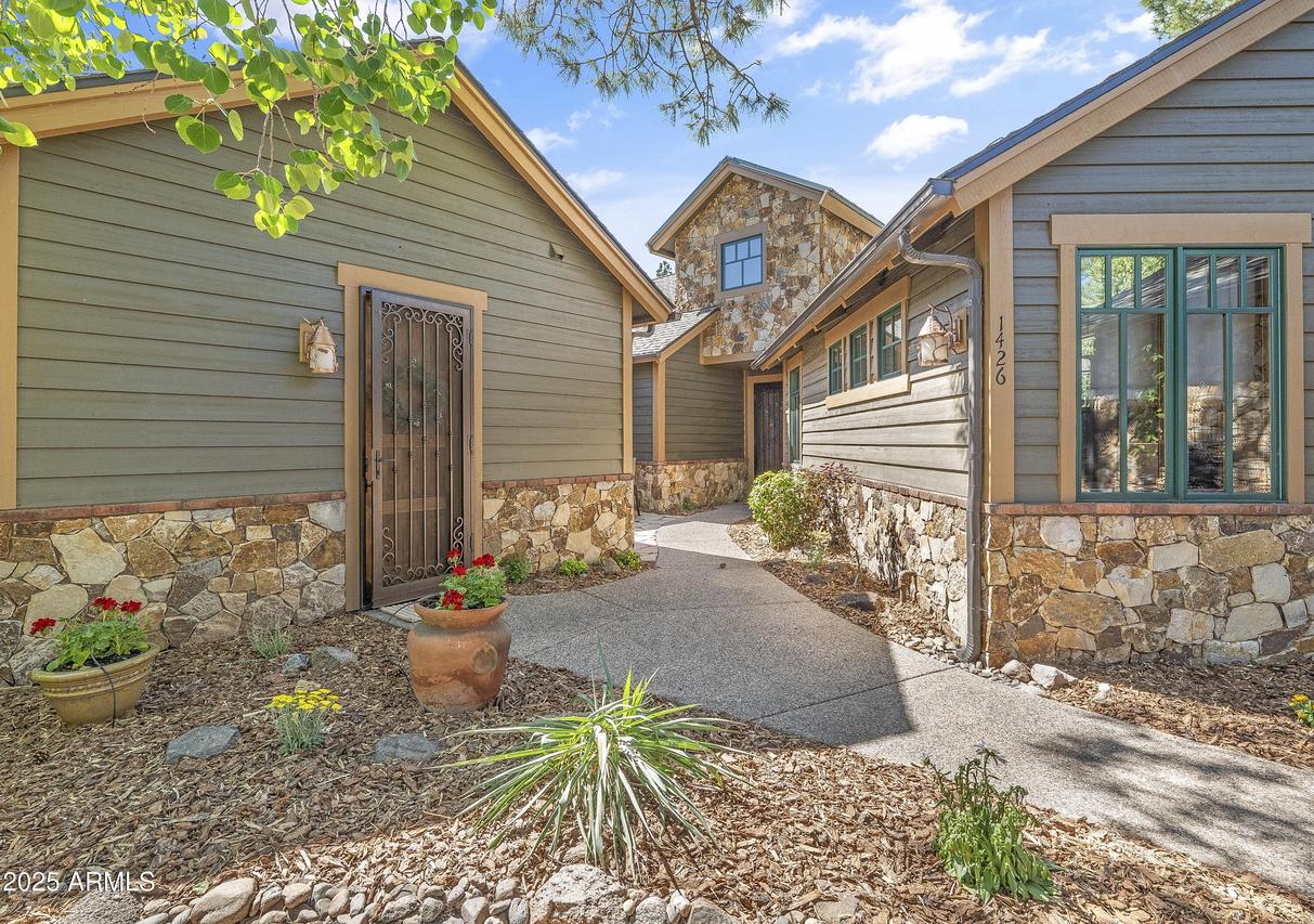 1426 E Castle Hills Dr., Flagstaff, AZ 86005