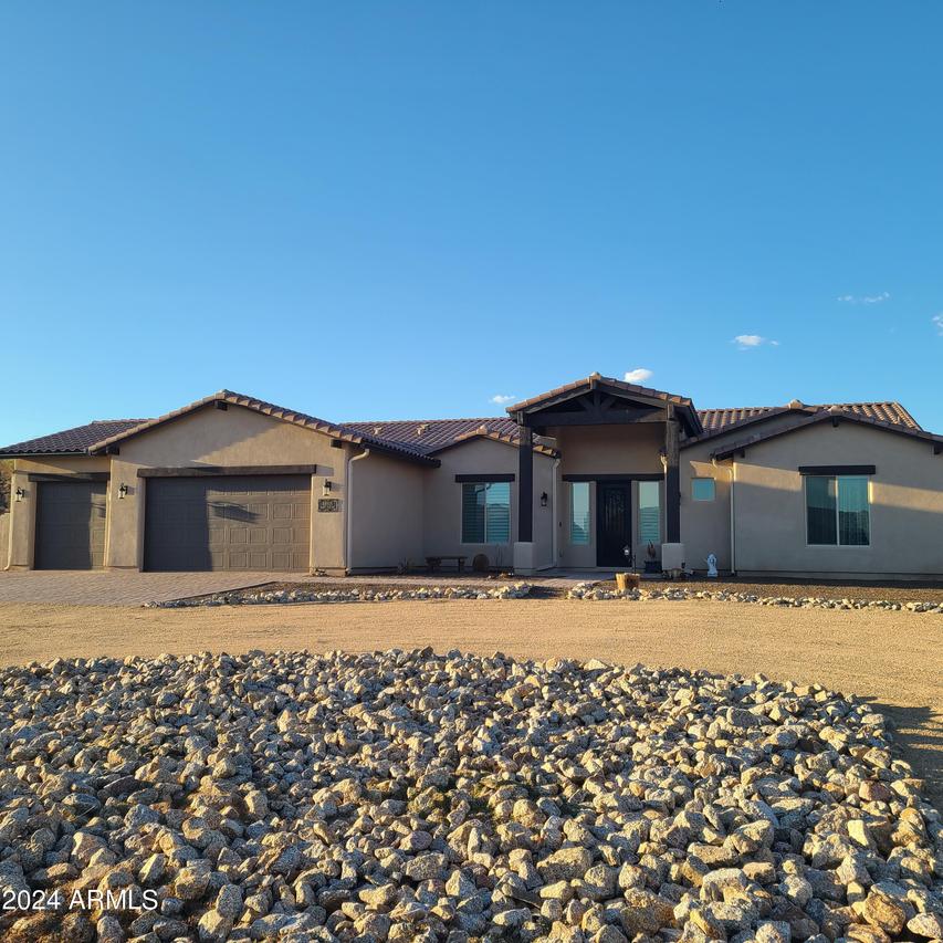 48515 N 13th Ave., New River, AZ 85087