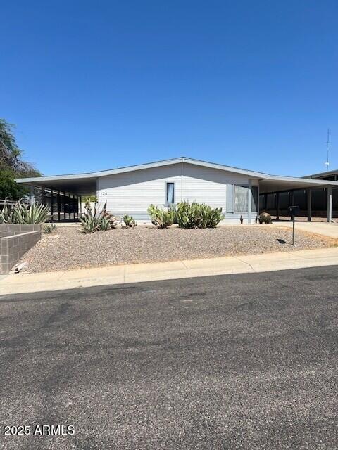725 W Smoketree Rd., Wickenburg, AZ 85390