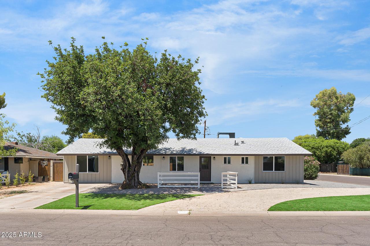 1702 W Morten Ave., Phoenix, AZ 85021