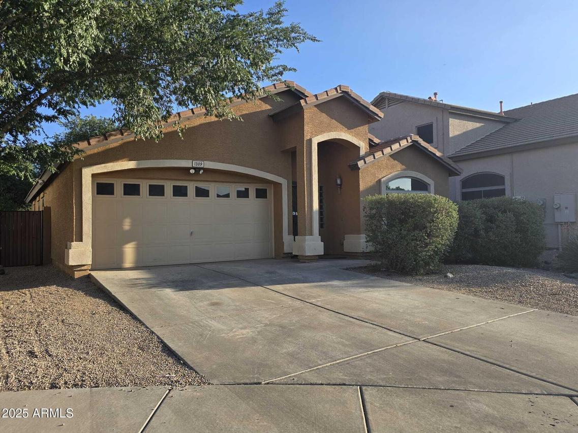 1309 E Julie Ct., San Tan Valley, AZ 85140