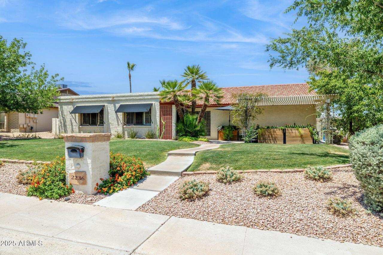 2236 E Sierra St., Phoenix, AZ 85028