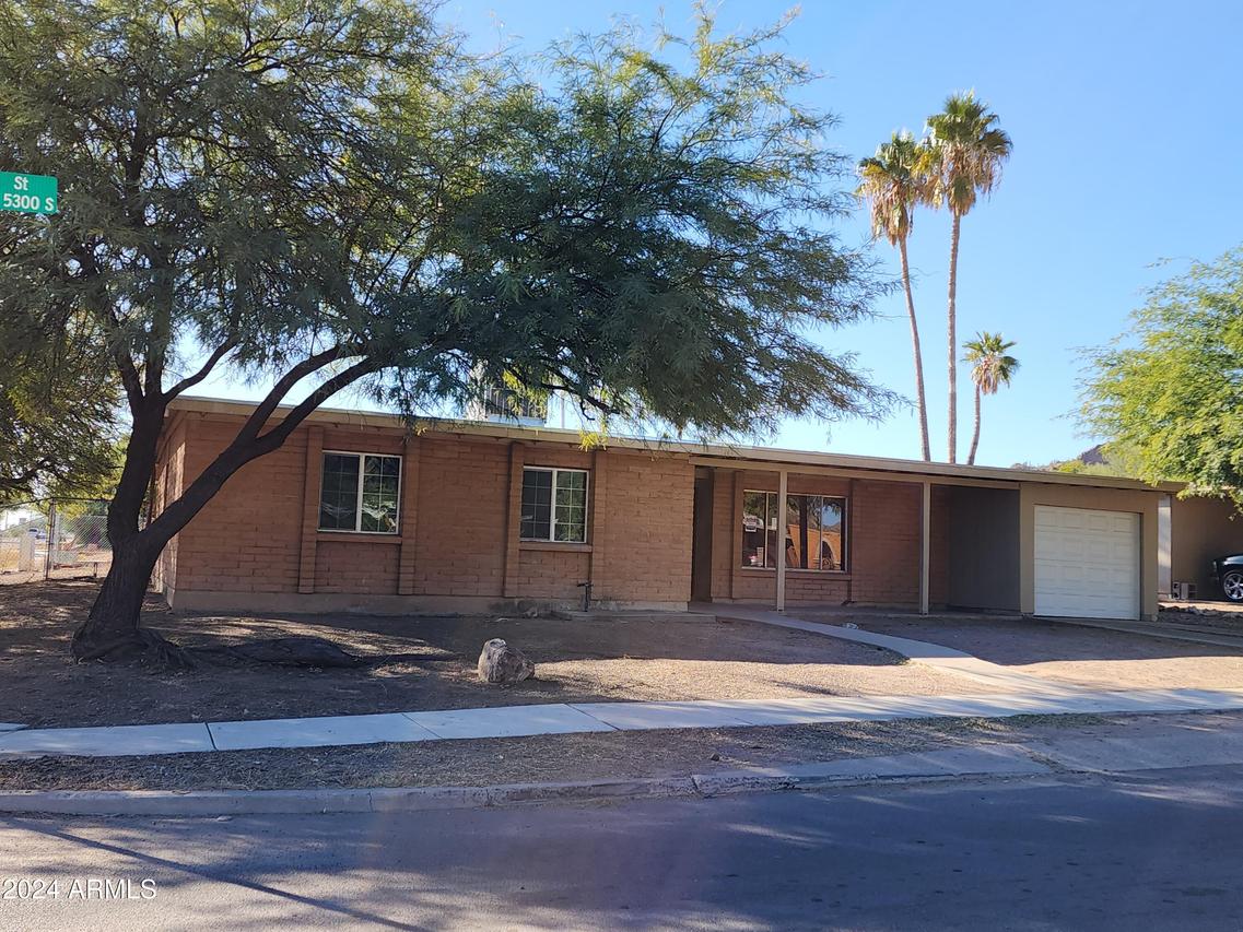 2901 W Dakota St., Tucson, AZ 85746