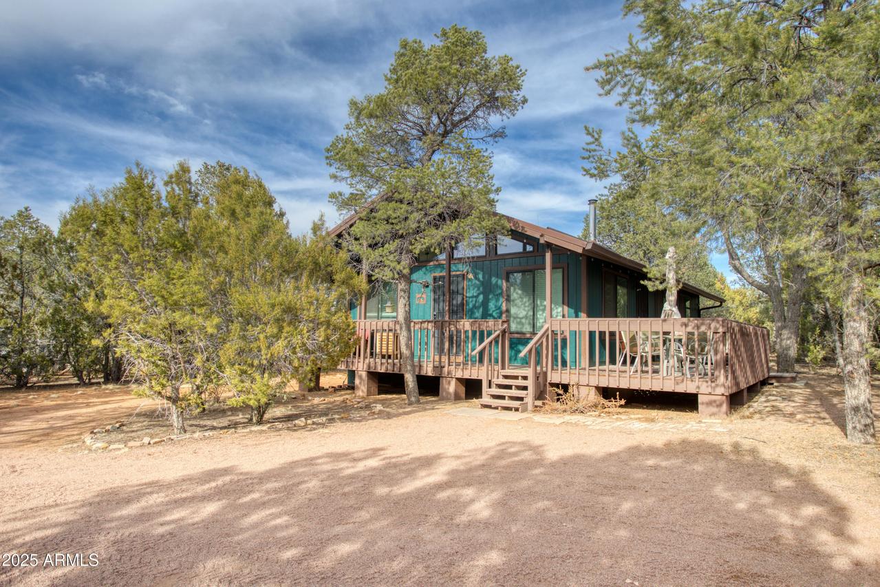 2273 Trail Cir., Overgaard, AZ 85933