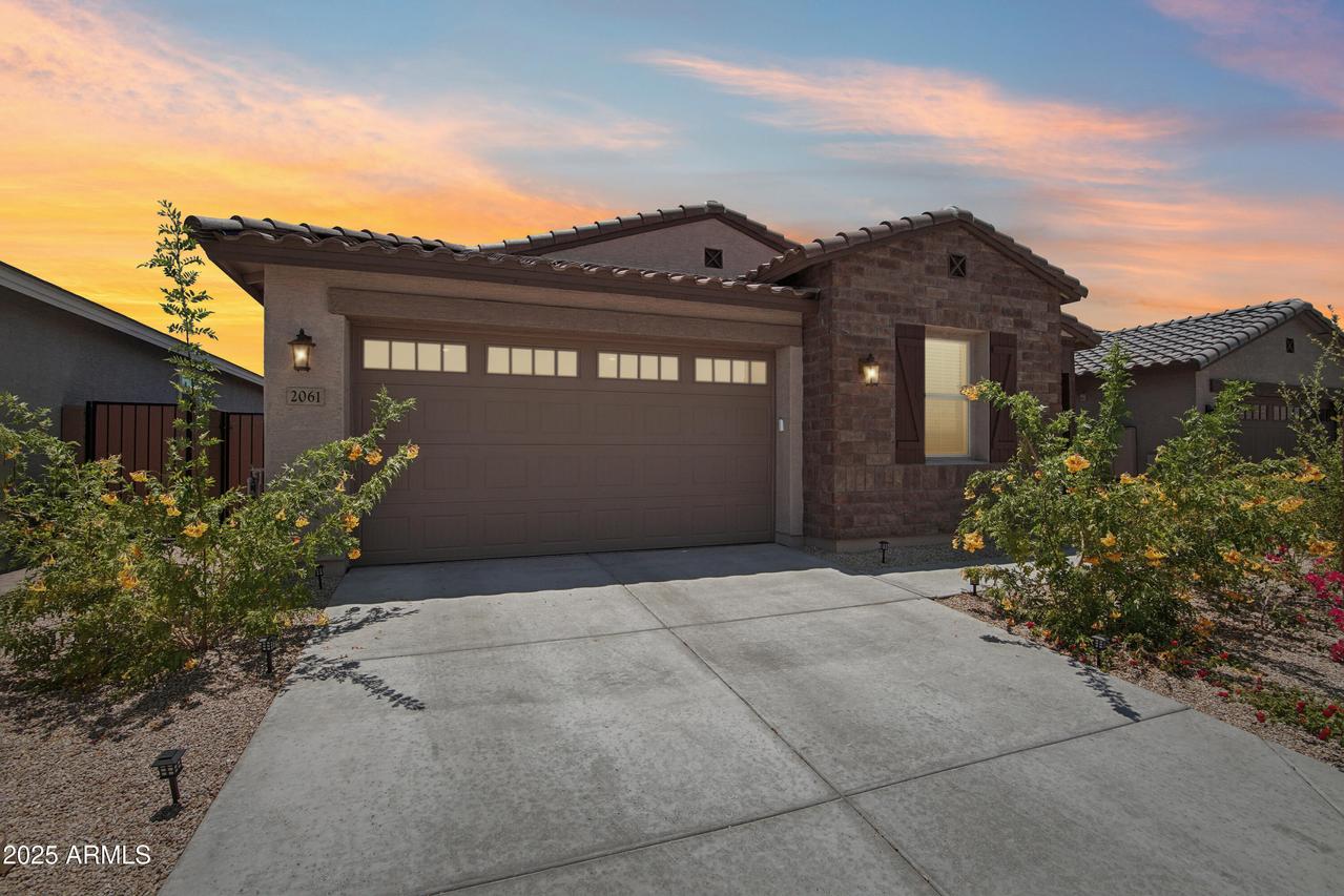 2061 W Sienna Bouquet Pl., Phoenix, AZ 85085