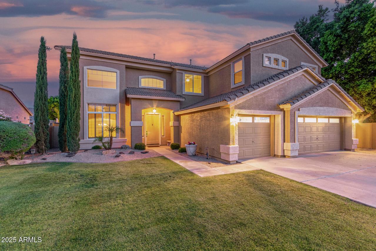 6961 W Honeysuckle Dr., Peoria, AZ 85383
