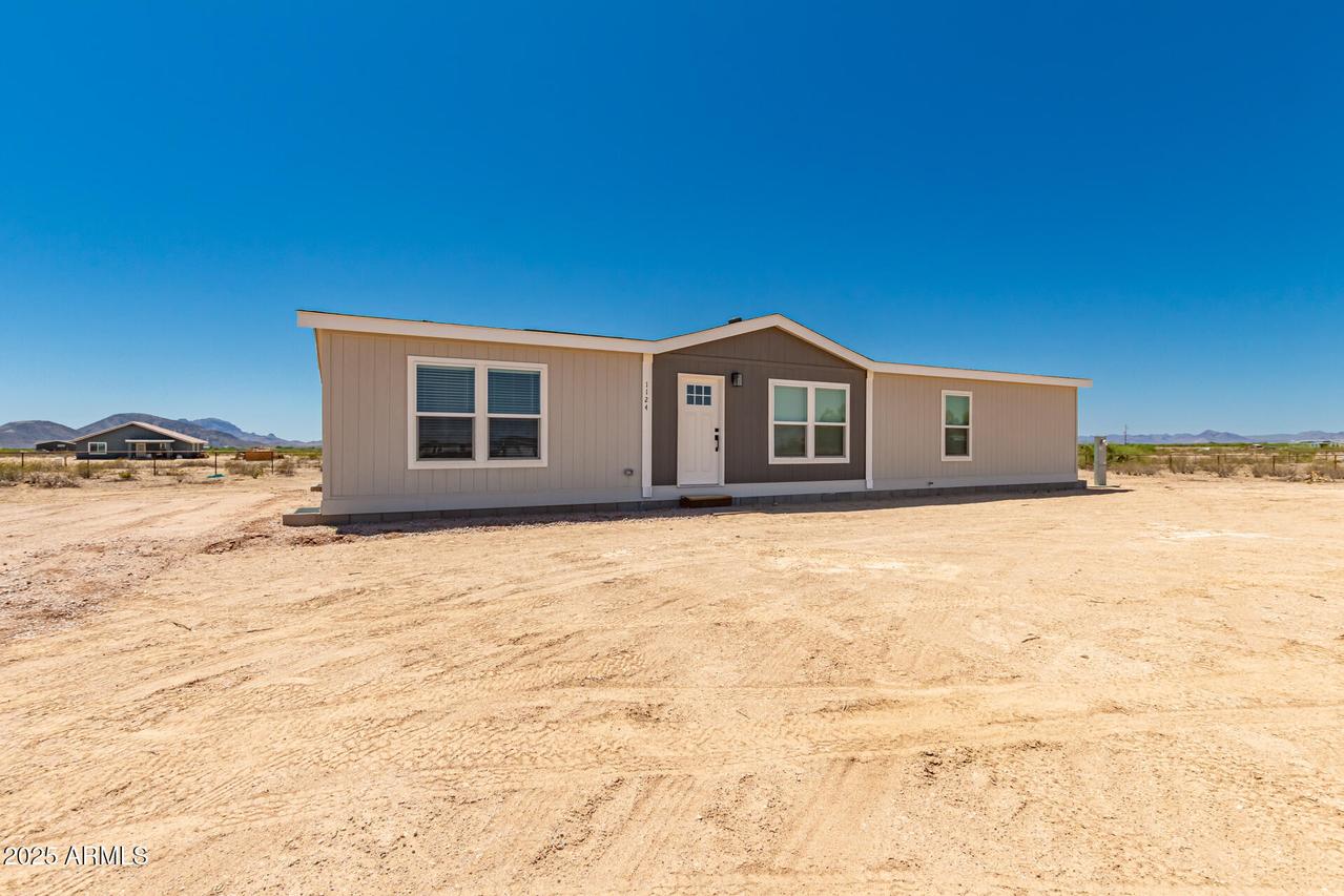 1124 N 384th Ave., Tonopah, AZ 85354