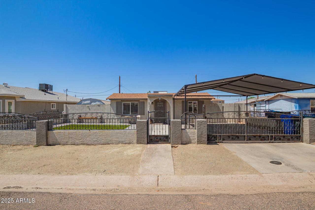 2542 E Jones Ave., Phoenix, AZ 85040