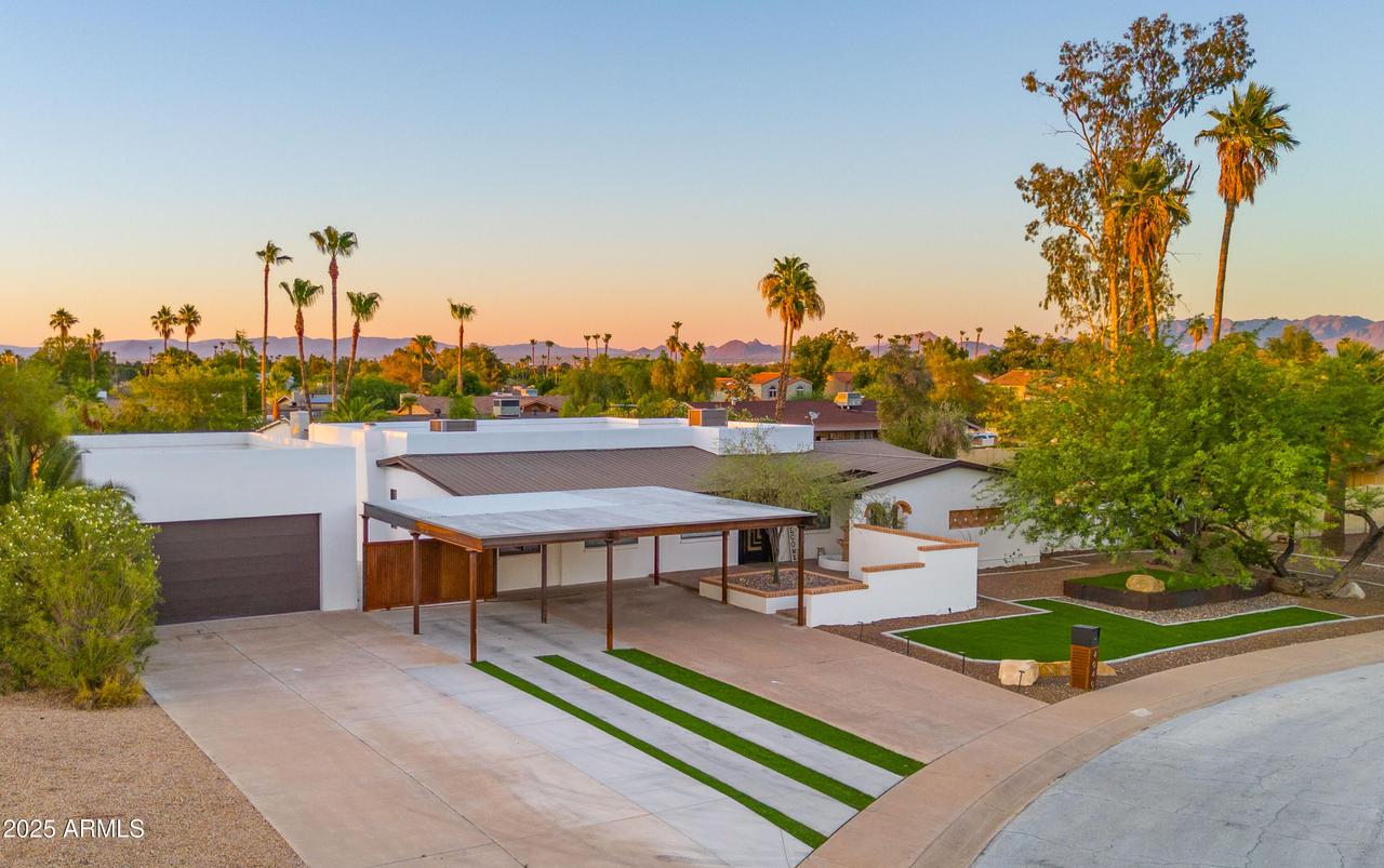 4040 E Becker Ln., Phoenix, AZ 85028