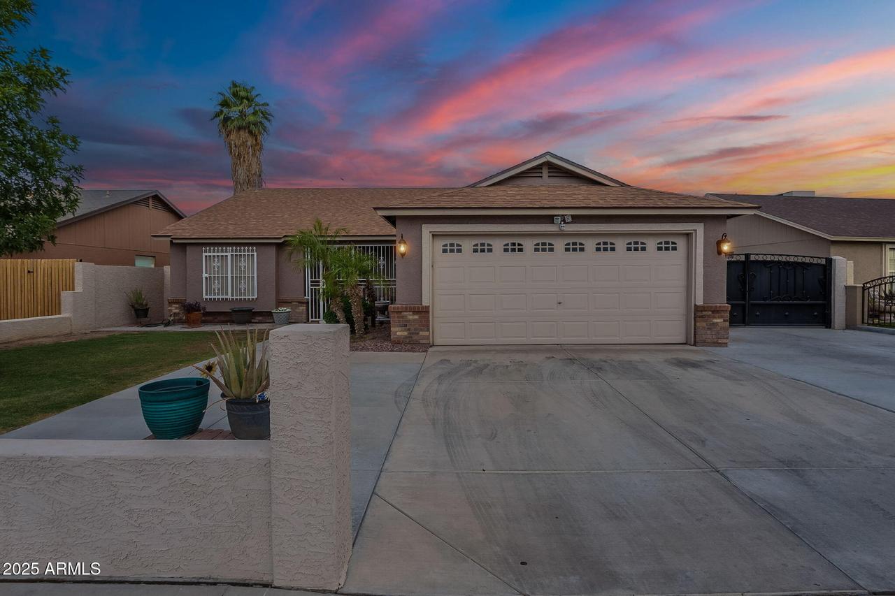 1814 N 89th Ave., Phoenix, AZ 85037