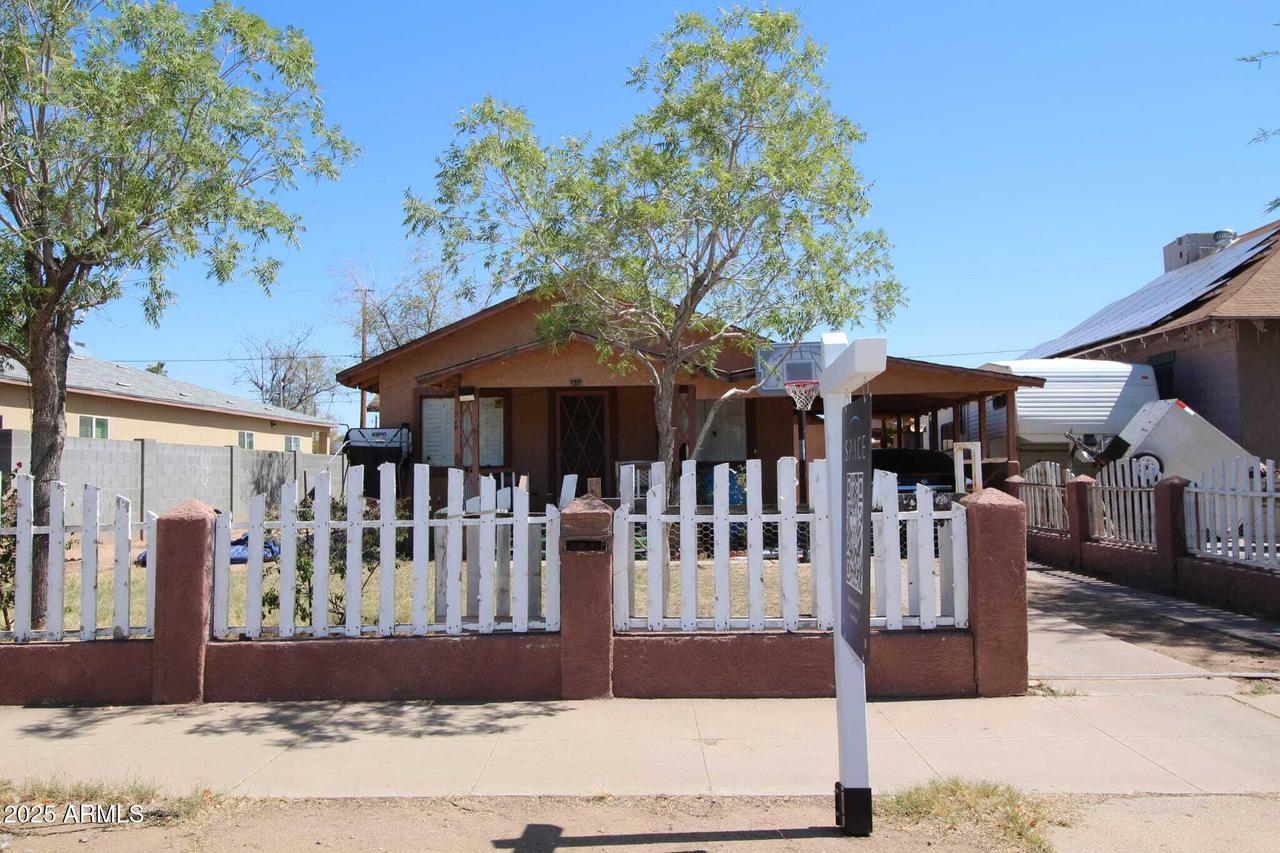1211 E Fillmore St., Phoenix, AZ 85006