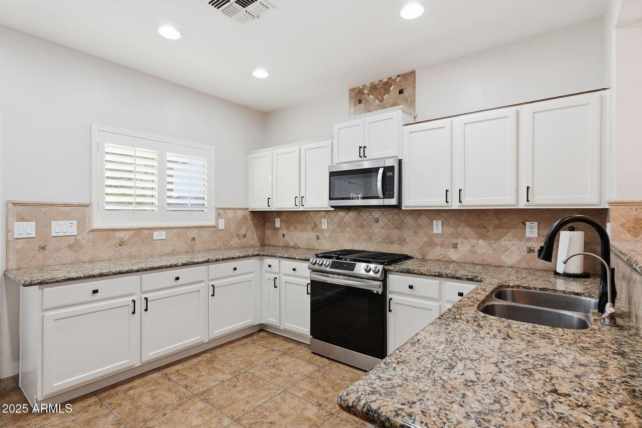 1927 W Mine Tr., Phoenix, AZ 85085