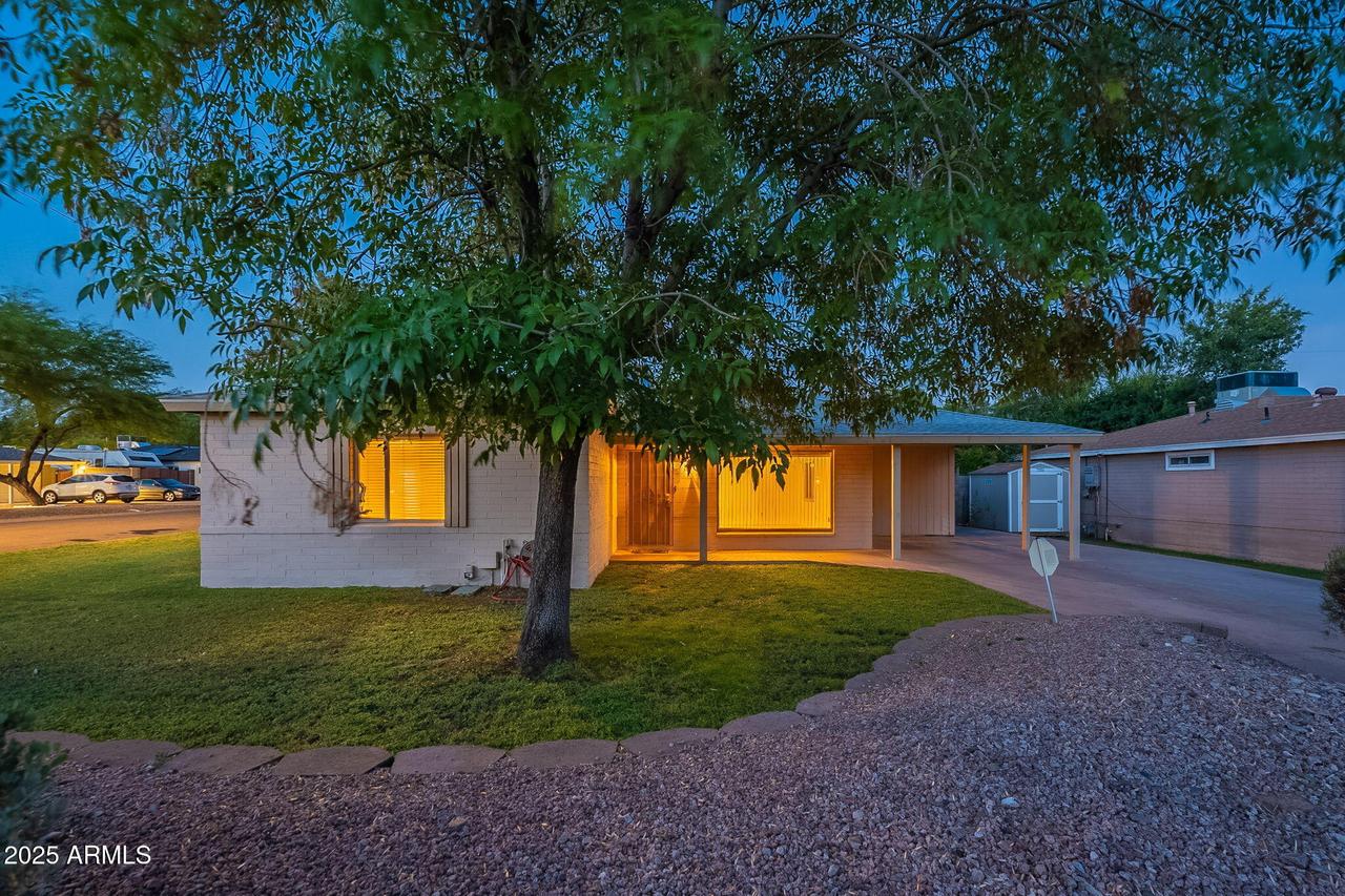 7035 N 11th Pl., Phoenix, AZ 85020