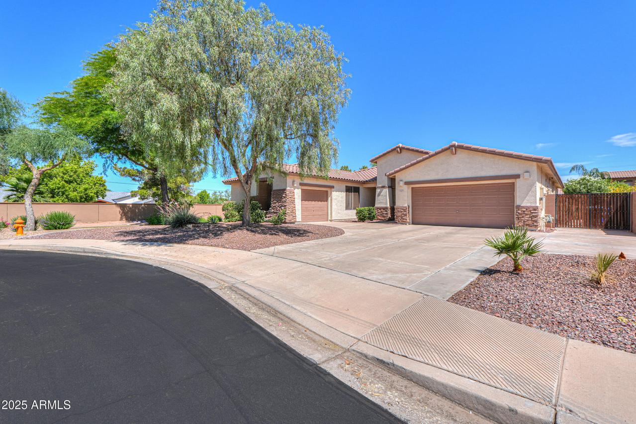 2514 E Grand Canyon Dr., Chandler, AZ 85249