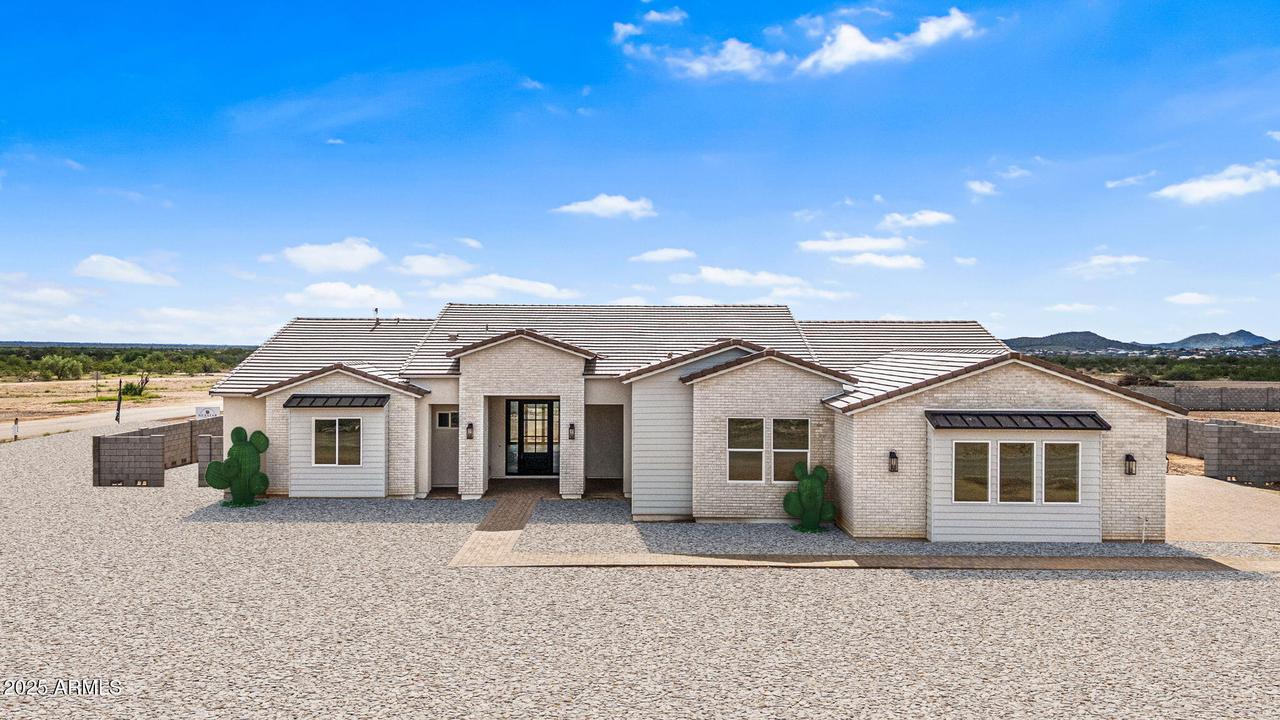 1969 E Long Rifle Rd., Phoenix, AZ 85086