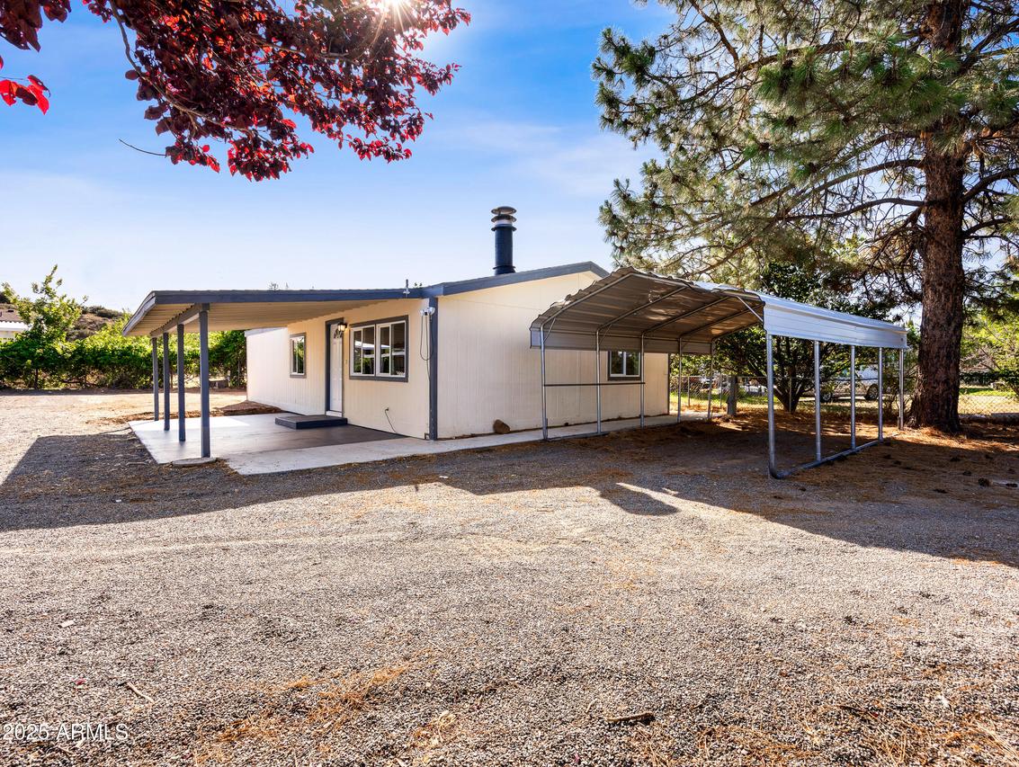 18391 S John Fry Ave., Peeples Valley, AZ 86332