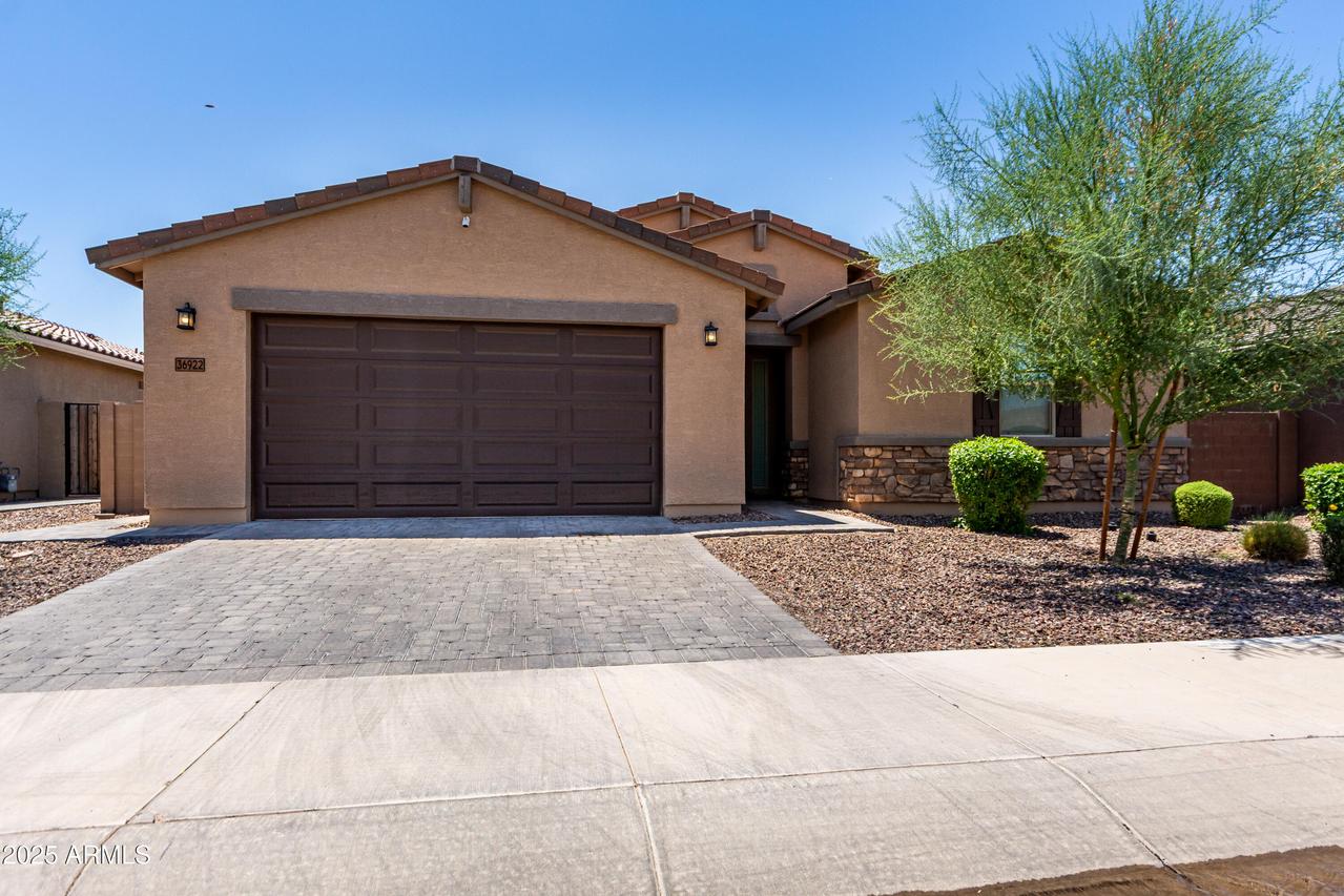 36922 N Camarillo Dr., San Tan Valley, AZ 85140