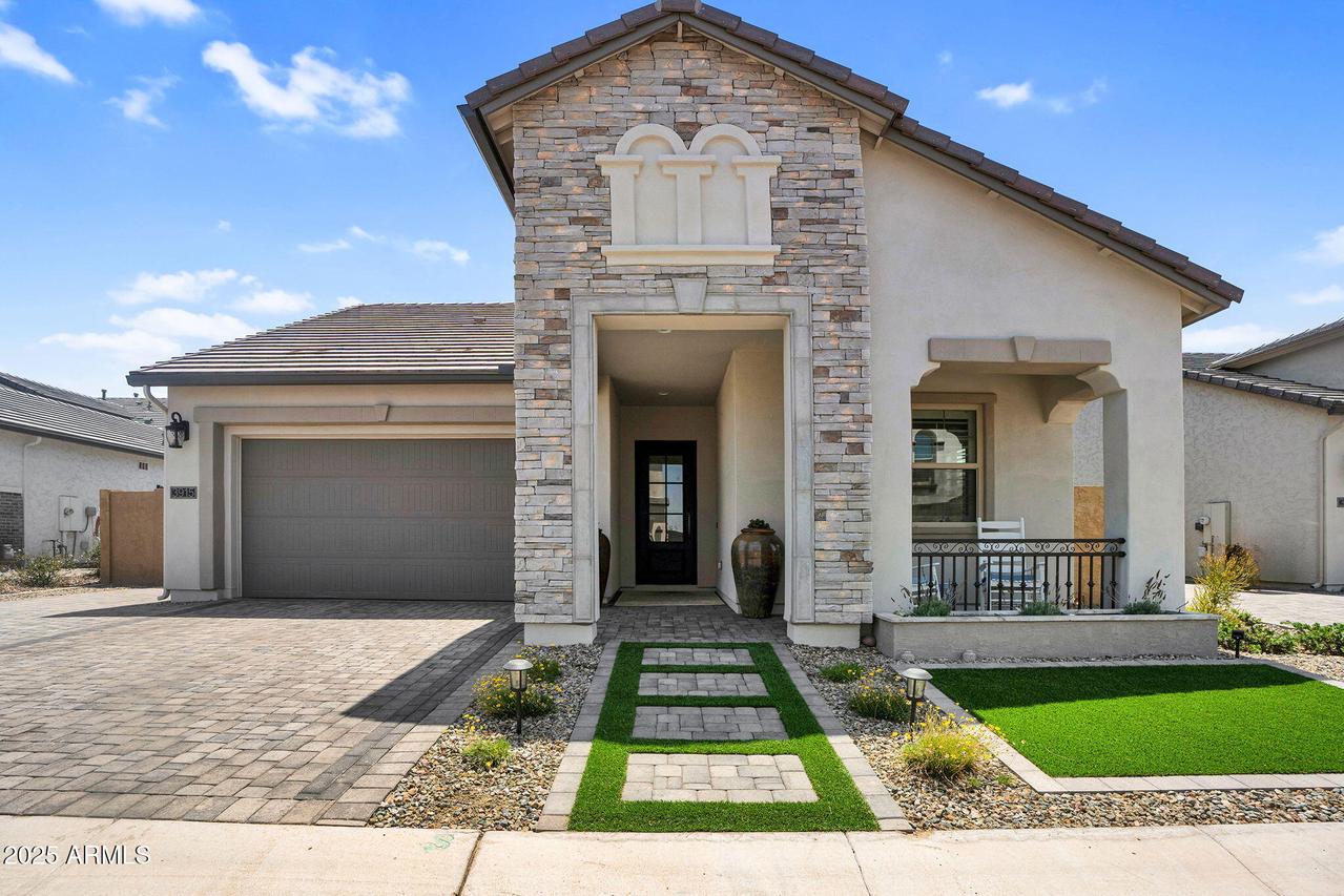 3915 N Shannon Cir., Mesa, AZ 85215