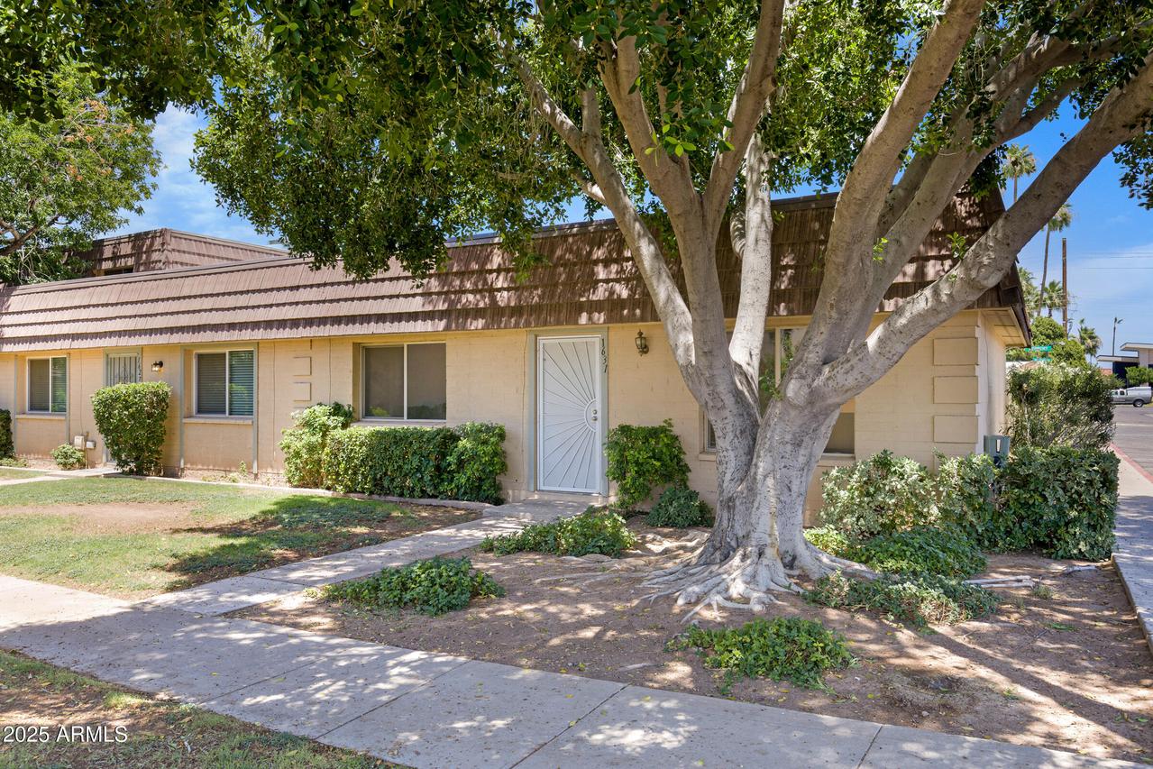 1631 E Newport Dr., Tempe, AZ 85282