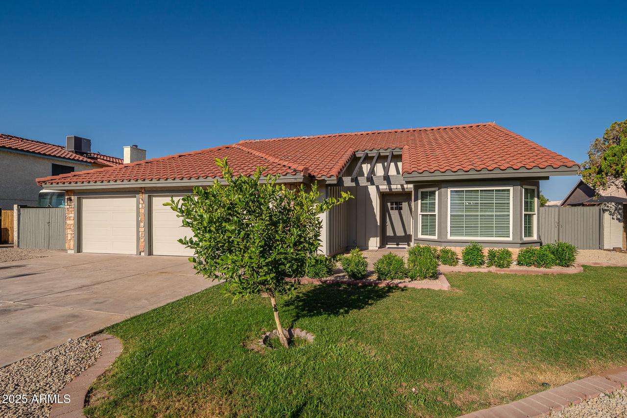 11615 N 77th Dr., Peoria, AZ 85345
